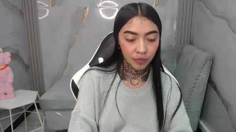 Snapshot of ashley_blum_v chatting on 11.04.25 ashley_blum_v online show from 11.04.25