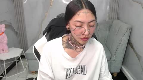 Snapshot of ashley_blum_v chatting on 11.12.25 ashley_blum_v online show from 11.12.25