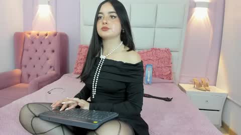 ashley_petit online show from 05.10.26