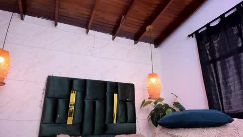 Snapshot of ashleybrend chatting on 01.01.25 CAMILA online show from 01.01.25