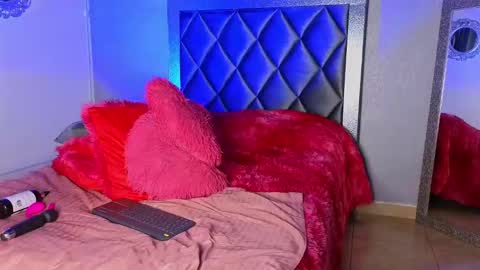 Snapshot of ashleybrend chatting on 01.11.25 CAMILA online show from 01.11.25