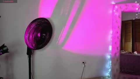 Snapshot of ashleybrend chatting on 10.25.25 CAMILA online show from 10.25.25