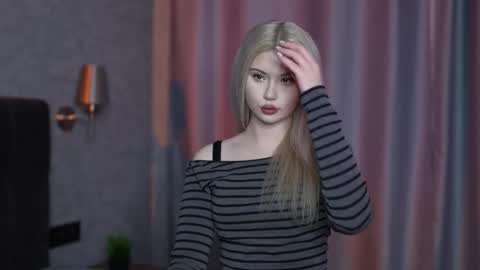 Snapshot of ashleyniko chatting on 11.28.25 AshleyNiko online show from 11.28.25