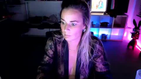 ashleyrosesweet online show from 10.20.25