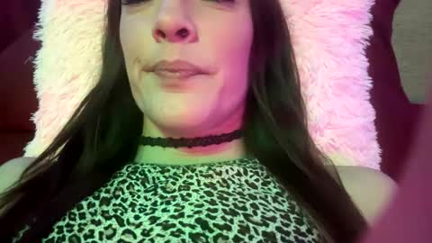 Snapshot of ashleyshyne69 chatting on 01.10.25 Ashley online show from 01.10.25