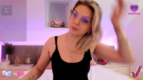 AshleyStorms online show from 12.23.25