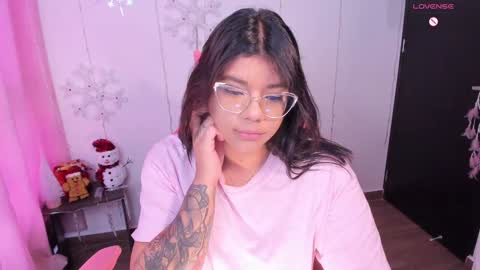 Snapshot of ashleyy18__ chatting on 12.27.24 Ashleyy18 online show from 12.27.24