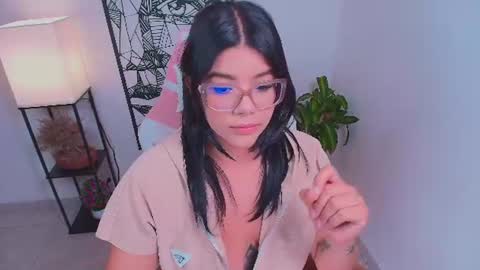 Snapshot of ashleyy18__ chatting on 06.26.26 Ashleyy18 online show from 06.26.26