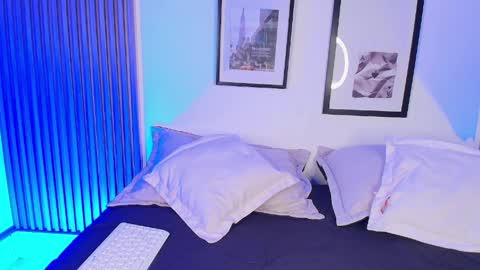    online show from 04.12.26