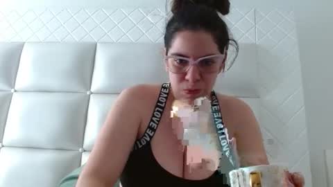 AshlyMoon online show from 11.22.25