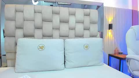 ashlyn online show from 02.10.25