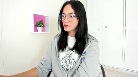 Snapshot of asiam_brunet chatting on 12.26.24 Camila online show from 12.26.24