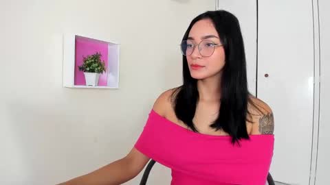 Snapshot of asiam_brunet chatting on 12.31.24 Camila online show from 12.31.24