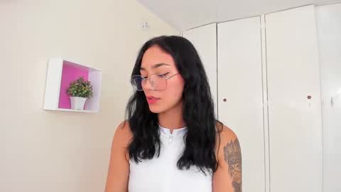 Snapshot of asiam_brunet chatting on 02.07.25 Camila online show from 02.07.25