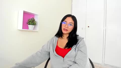 Snapshot of asiam_brunet chatting on 02.17.25 Camila online show from 02.17.25