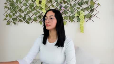 Snapshot of asiam_brunet chatting on 10.08.25 Camila online show from 10.08.25