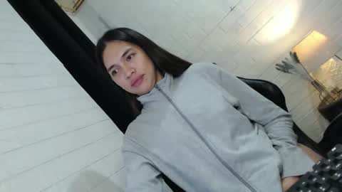 Snapshot of asian_kati chatting on 10.24.25 theakati online show from 10.24.25