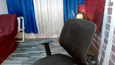 Snapshot of asian_petit19 chatting on 01.10.25 Lovely online show from 01.10.25