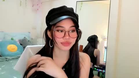 Snapshot of asianbabecandy chatting on 12.16.24 candy online show from 12.16.24