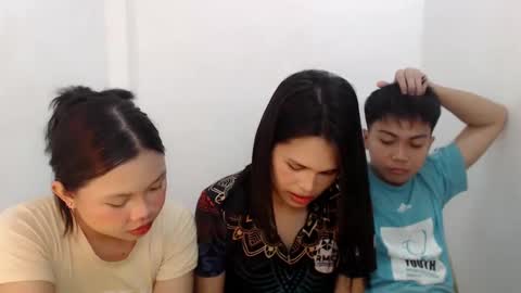   online show from 03.04.25