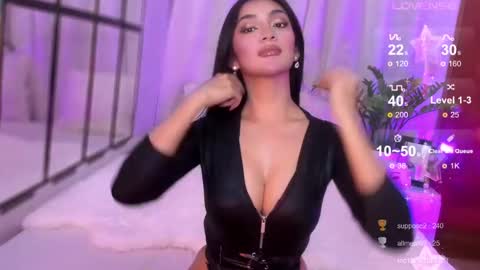 Miss Nia online show from 12.23.24