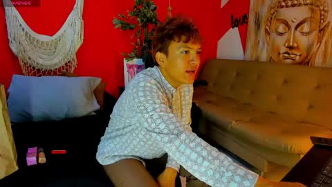 Snapshot of aslyhernandez chatting on 04.24.26 ASLY online show from 04.24.26