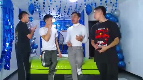 THOMAS AND DAMIAND online show from 02.08.25