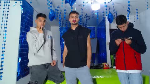 THOMAS AND DAMIAND online show from 03.02.25