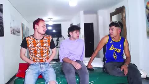 THOMAS AND DAMIAND online show from 09.12.25