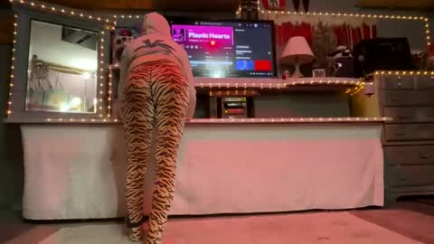 SIR WILLIAM online show from 02.03.26