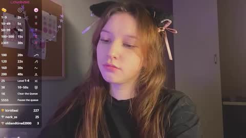 Snapshot of assistentka chatting on 12.04.25 Camilla 3 online show from 12.04.25