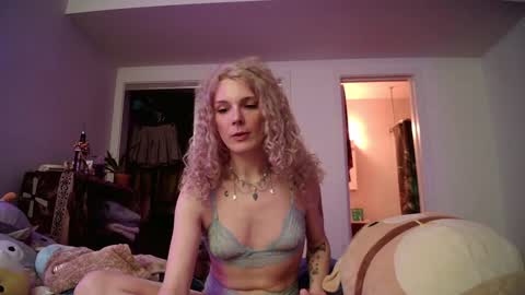 AstoriaLove online show from 01.30.25