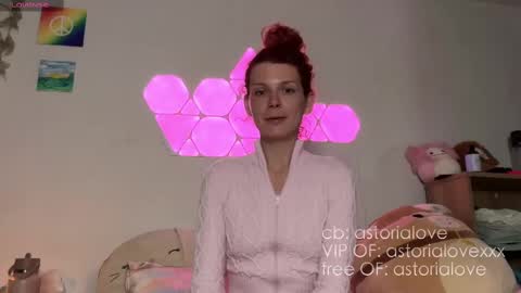 AstoriaLove online show from 09.09.25