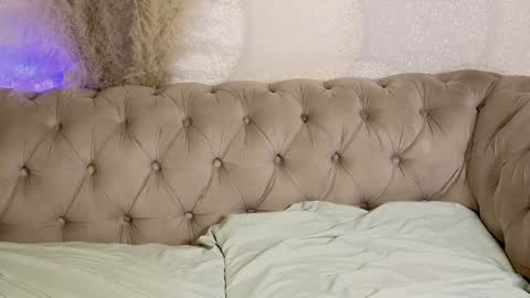 Snapshot of astra_lis chatting on 12.11.24 Astra online show from 12.11.24