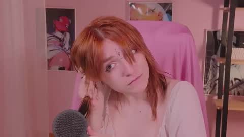 Snapshot of astra_lis chatting on 09.23.25 Astra online show from 09.23.25