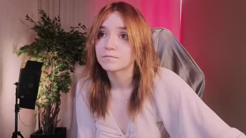 Snapshot of astra_lis chatting on 09.28.25 Astra online show from 09.28.25