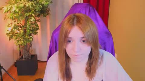 Snapshot of astra_lis chatting on 10.04.25 Astra online show from 10.04.25