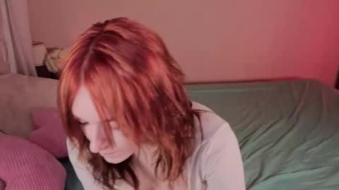 Snapshot of astra_lis chatting on 10.24.25 Astra online show from 10.24.25