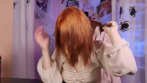 Snapshot of astra_lis chatting on 11.01.25 Astra online show from 11.01.25