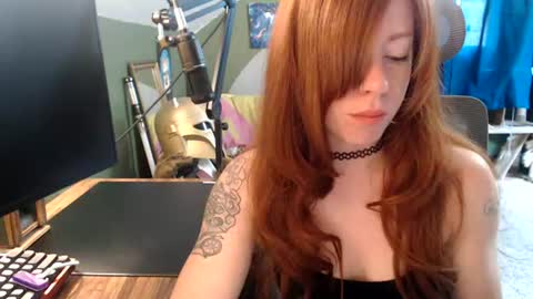 Snapshot of astraeasiren chatting on 06.26.26 AstraeaSiren online show from 06.26.26