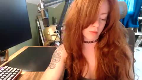 Snapshot of astraeasiren chatting on 07.06.26 AstraeaSiren online show from 07.06.26