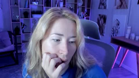 astramonroe online show from 09.23.25