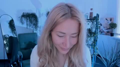 astramonroe online show from 04.22.26