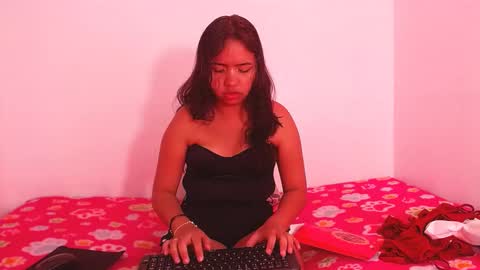Snapshot of astridvagina18 chatting on 01.05.25 ASTRID online show from 01.05.25