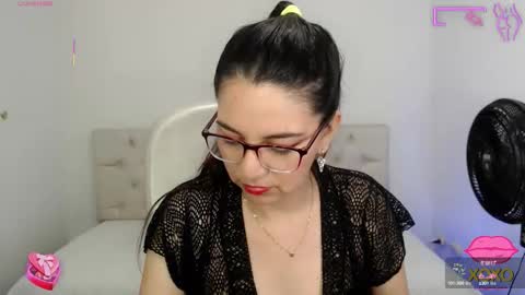 camila  online show from 10.11.25