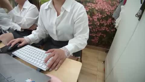 Snapshot of asuka_9x chatting on 10.17.25 asuka_9x online show from 10.17.25