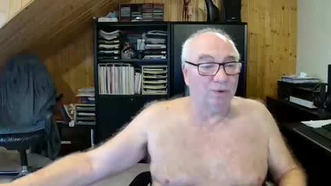 Snapshot of asusandy chatting on 01.15.25 asusandy online show from 01.15.25