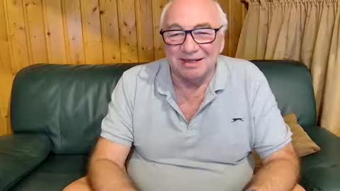 Snapshot of asusandy chatting on 02.25.25 asusandy online show from 02.25.25