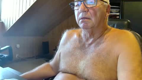 Snapshot of asusandy chatting on 09.08.25 asusandy online show from 09.08.25