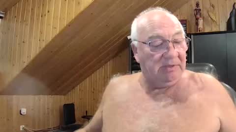 Snapshot of asusandy chatting on 09.15.25 asusandy online show from 09.15.25